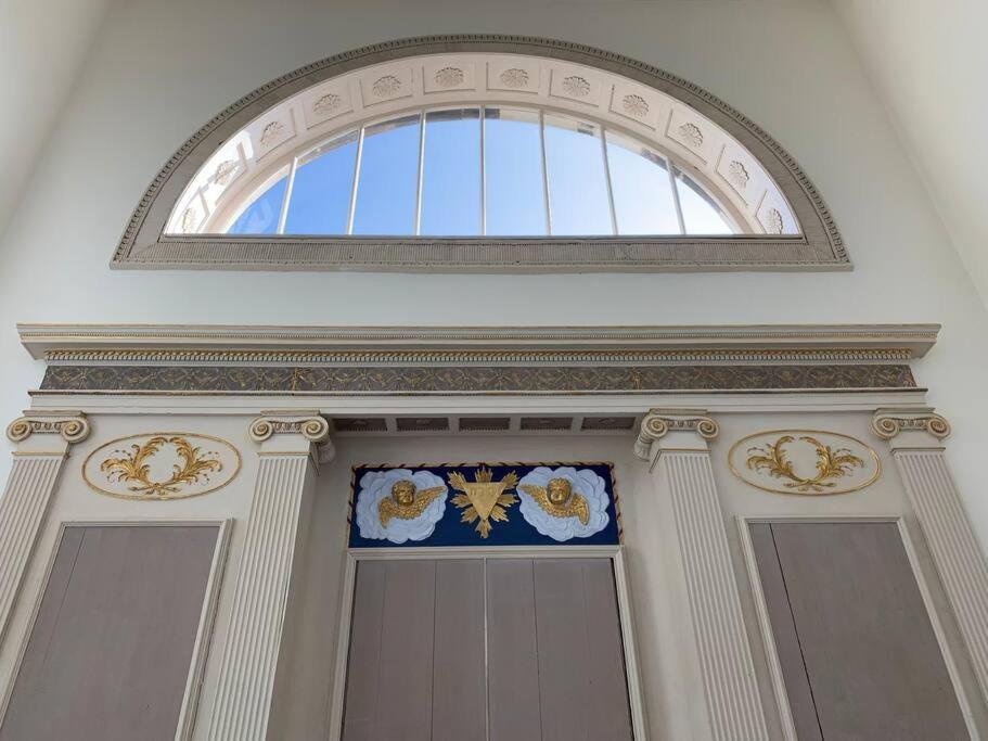 Style & Opulence In Georgian Chapel W Parking Διαμέρισμα Μπαθ Εξωτερικό φωτογραφία